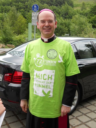 Robert Brahm mit Aktions-T-Shirt und Mensch-ich-mag-Dich-Aufkleber
